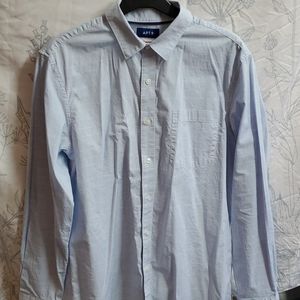 Light blue button with white lines heat tech